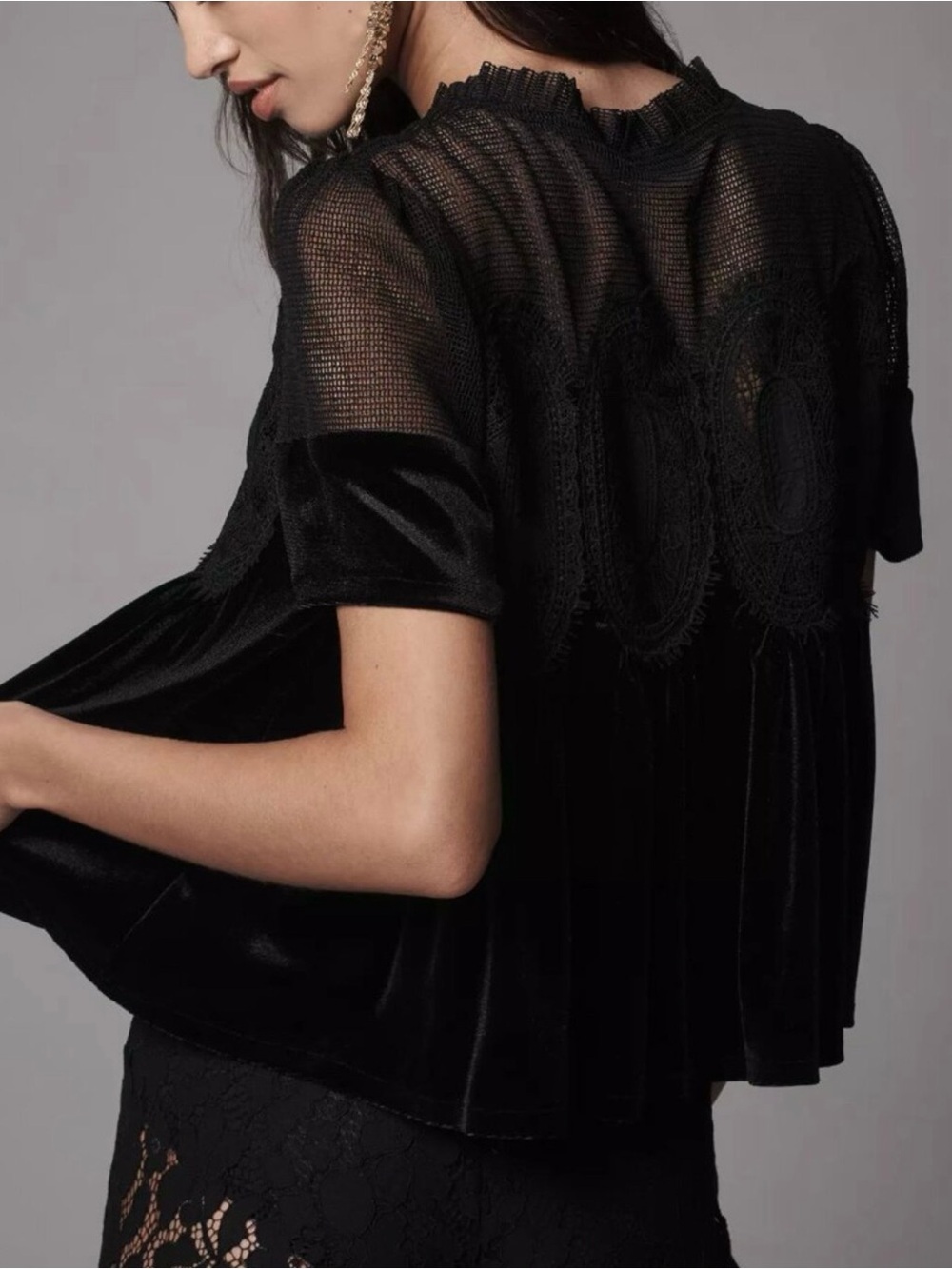 En Elly Anthroplogie Black Lace-Accent Velvet Women's Top - Picture 5 of 9
